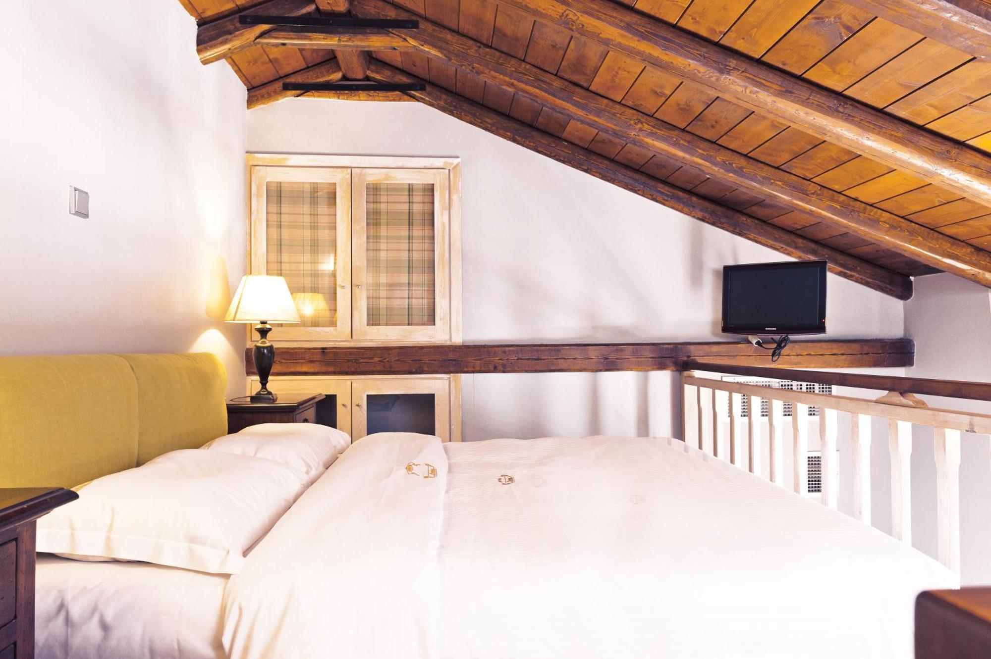 Kyrimai Hotel Yerolimin Luaran gambar